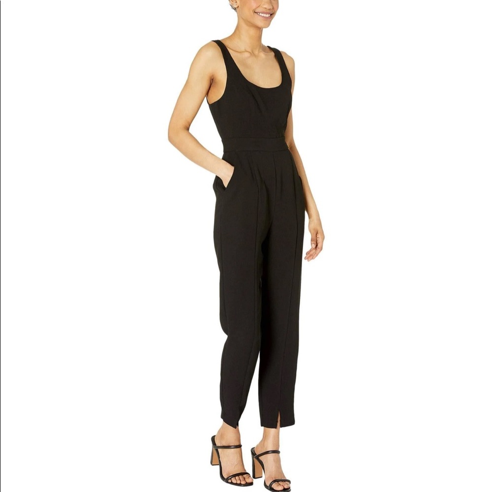 Bcbgeneration Black Women's Fitted U Neck Tapered Jumpsuit size 6 NWT